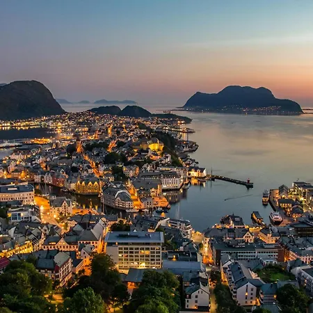 Unik Leilighet I Sentrum Alesund